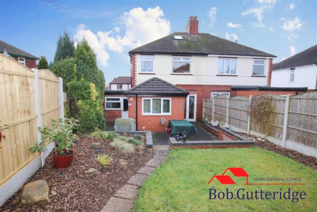 ENCLOSED REAR GARDEN