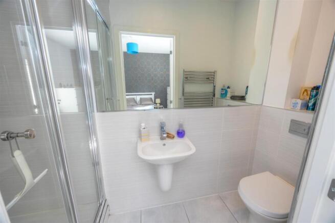 2 bed Flat for sale Image 10
