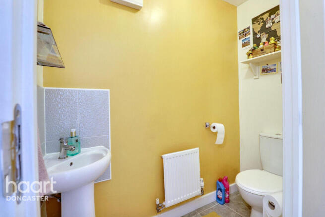 3 bed Semi-Detached for sale Image 7