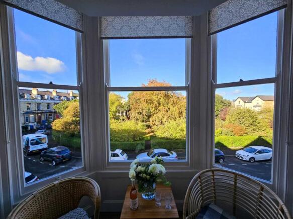 2 bed Flat for sale Image 12