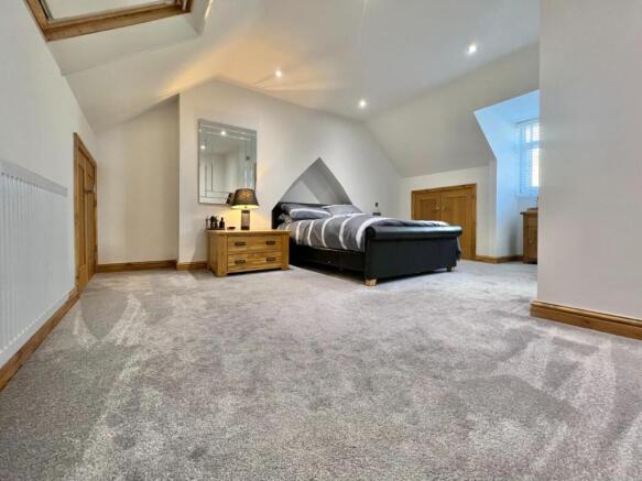 3 bed Terraced for sale Image 12