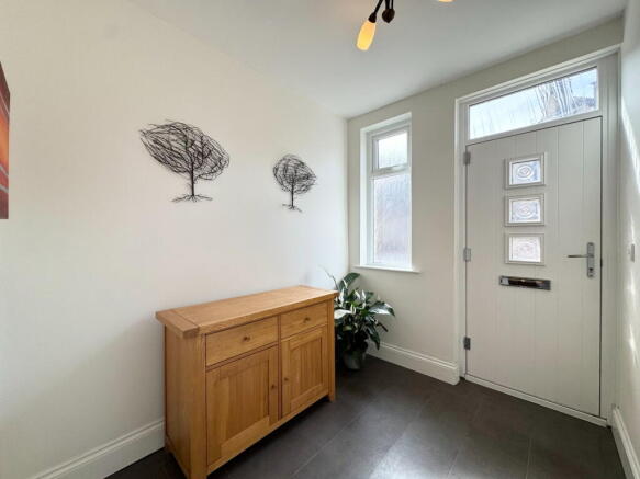 4 bed Semi-Detached for sale Image 10