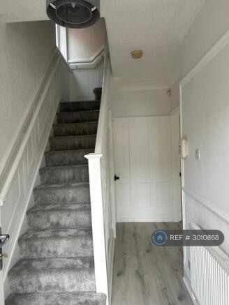3 bed Semi-Detached to rent Image 4