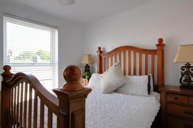 2 bed Flat for sale Image 9