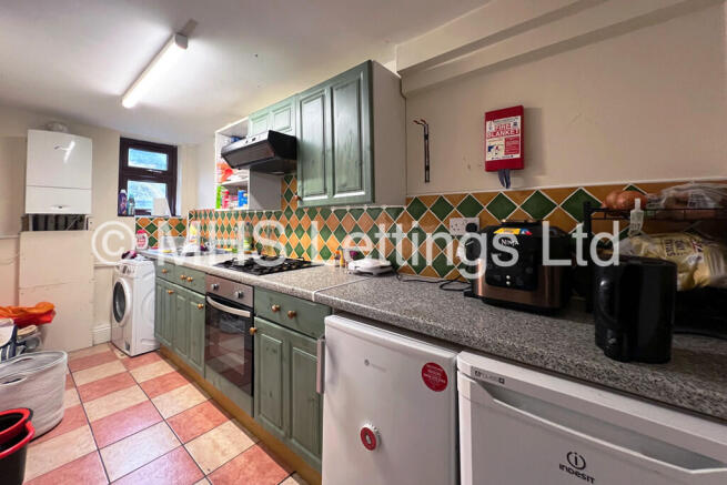 7 bed Terraced to rent Image 6