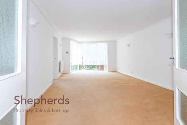 Eversley Lodge, Park View, HODDESDON photo 4