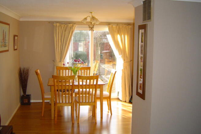 Lounge / Dining Area