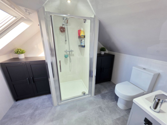 4 bed Semi-Detached for sale Image 10