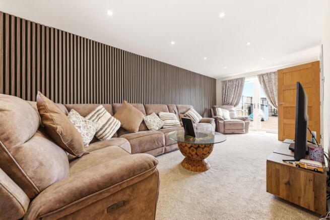3 bed Semi-Detached for sale Image 4