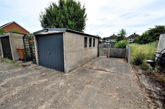 Garage & Drive