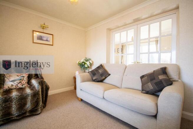3 bed Semi-Detached for sale Image 6