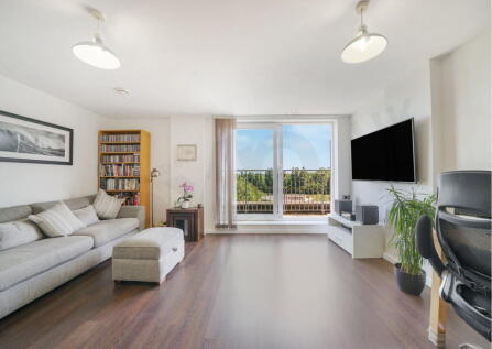 Lankaster Gardens, East Finchley, North London N2