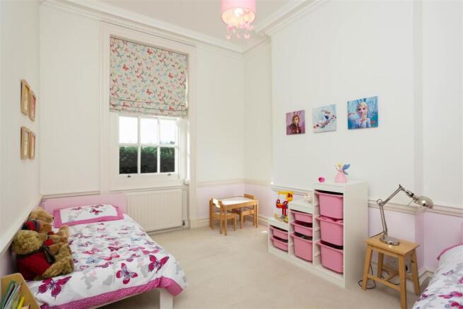 3 bed Apartment for sale Image 12