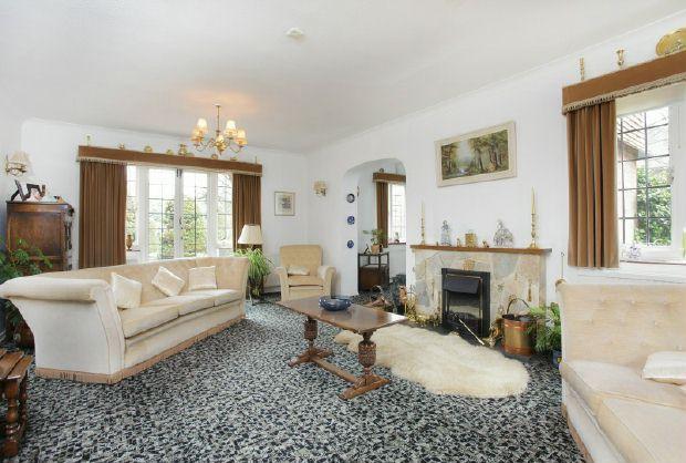 SITTING ROOM