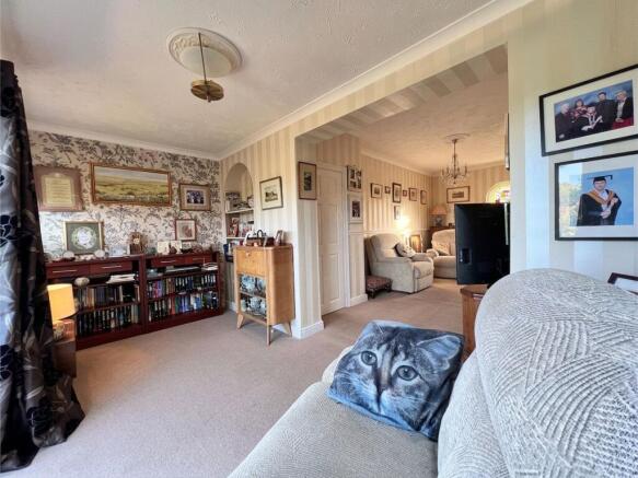 4 bed Detached for sale Image 9