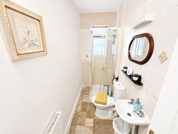 9 bed Detached for sale Image 12