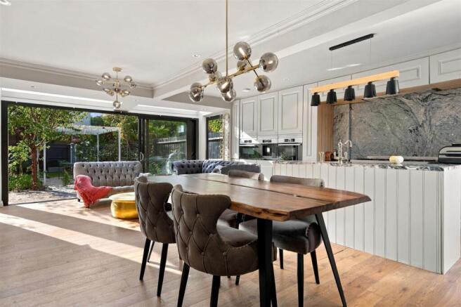Hawbridge Close_1.jpg