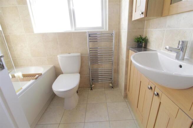 BATHROOM/WC