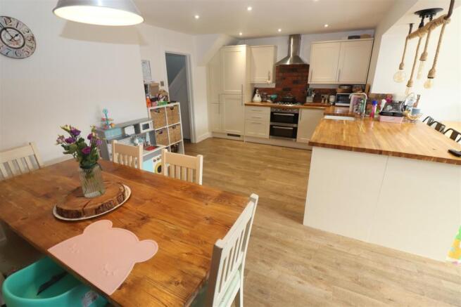 Kitchen/Dining Room