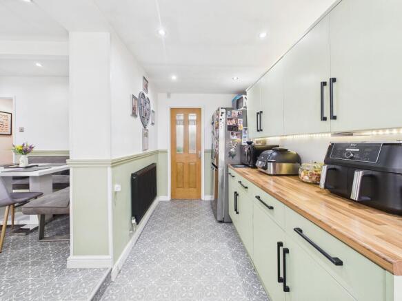 CAM05192G0-PR0200-STILL004