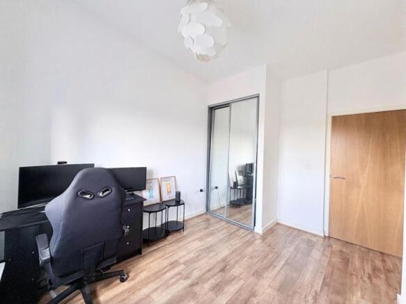 2 bed Apartment for sale Image 11