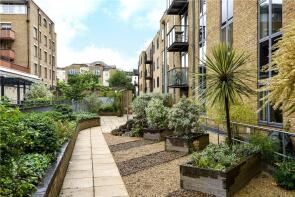 6, 4 Coopers Lodge, Three Oak Lane, London SE1 2NZ