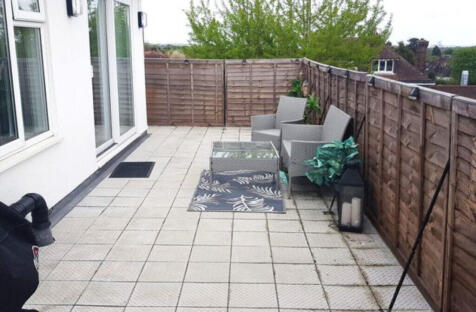 Norbury Court - North Finchley - London - N12