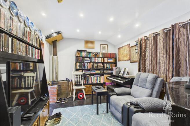 2 bed Semi-Detached for sale Image 10