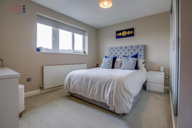 2 bed Semi-Detached for sale Image 8