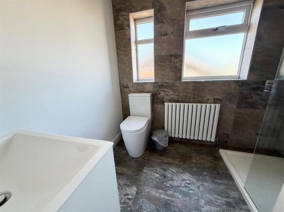 2 bed Semi-Detached Bungalow for sale Image 6