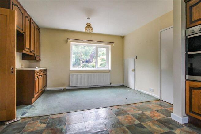 4 bed Detached for sale Image 6