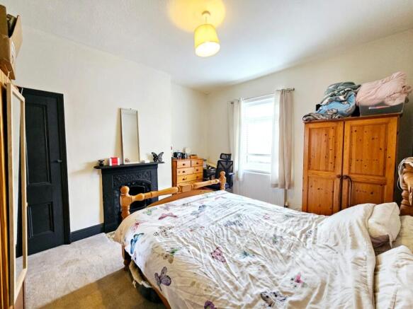 3 bed Semi-Detached for sale Image 5