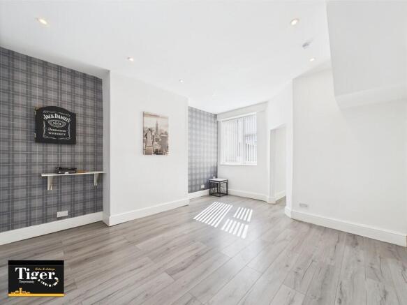 CAM02176G0-PR0583...