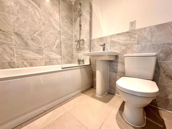 2 bed Semi-Detached to rent Image 10