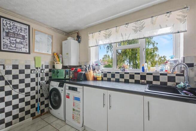 Kitchen_2.jpeg
