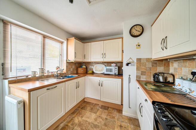 1432728-5-69c2c7d...