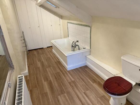 3 bed House for sale Image 11