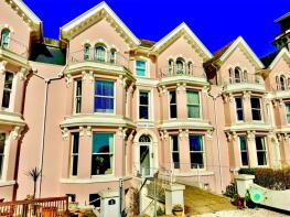 3, Seacroft Court, Courtenay Place, Teignmouth TQ14 8AY