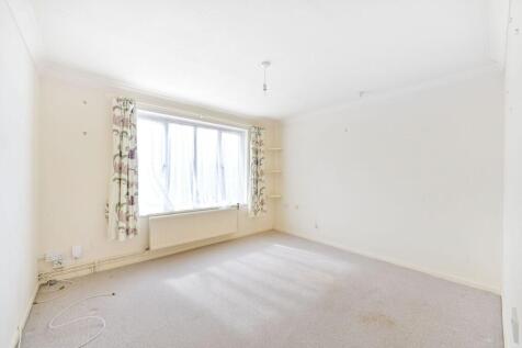 Chichester Close, Hampton, TW12