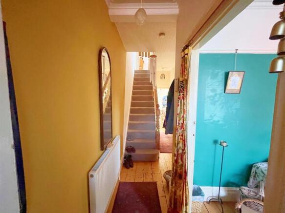 Hallway and stairs (1).jpg