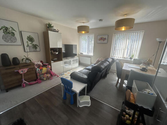 ik03947420260522-interior-4-uxjfsXAE3iviXFI4.jpg