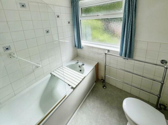 40ebf56c-Bathroom.jpg