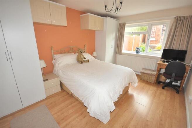 BEDROOM 2