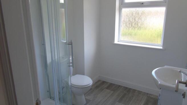 8 Kingsway, Nuneaton, Warwickshire, CV11 5LP photo 4