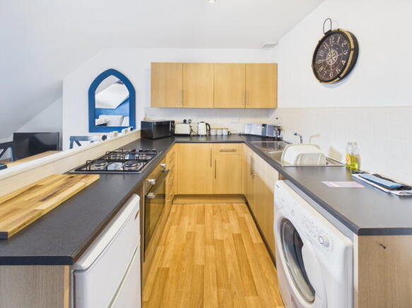 2 bed Flat for sale Image 5