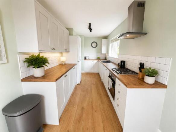3 bed Semi-Detached for sale Image 4