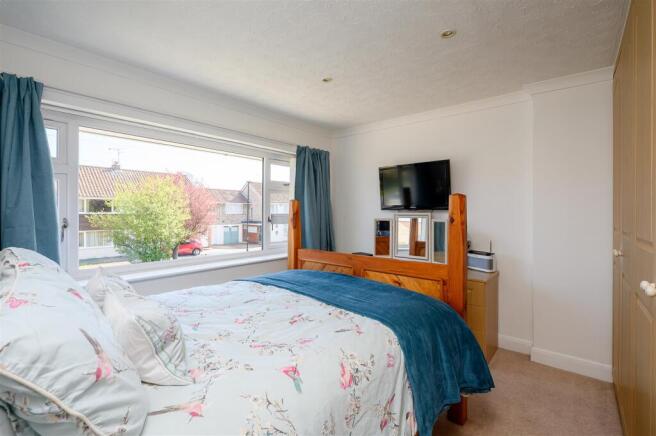 3 bed Semi-Detached for sale Image 8