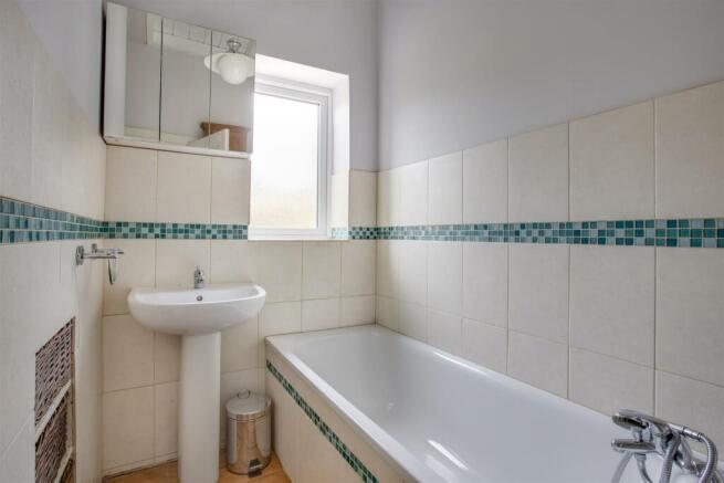 Orchard House, Coombe Lane, HP14 4NX-12.jpg