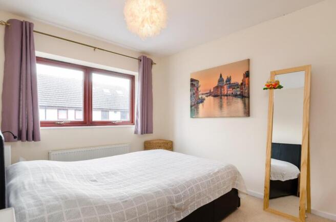 2 bed Terraced to rent Image 5