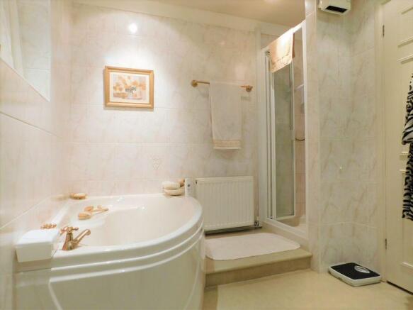 Bath/Shower Room
